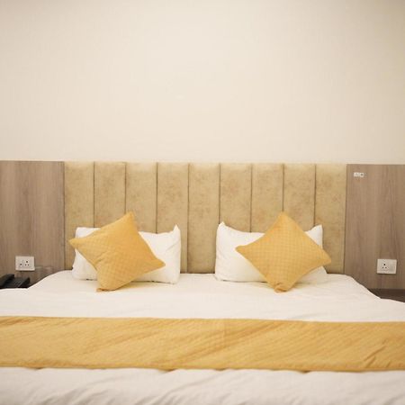 Hotel Harry Rishikesh Bagian luar foto