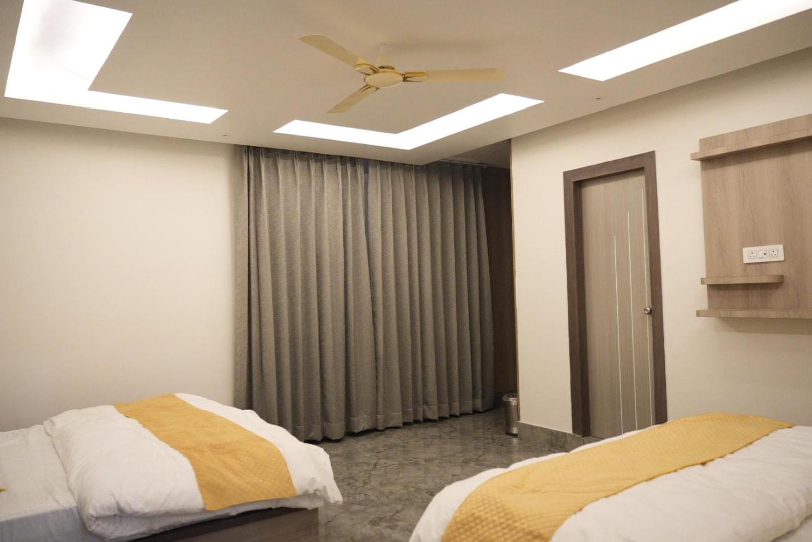 Hotel Harry Rishikesh Bagian luar foto
