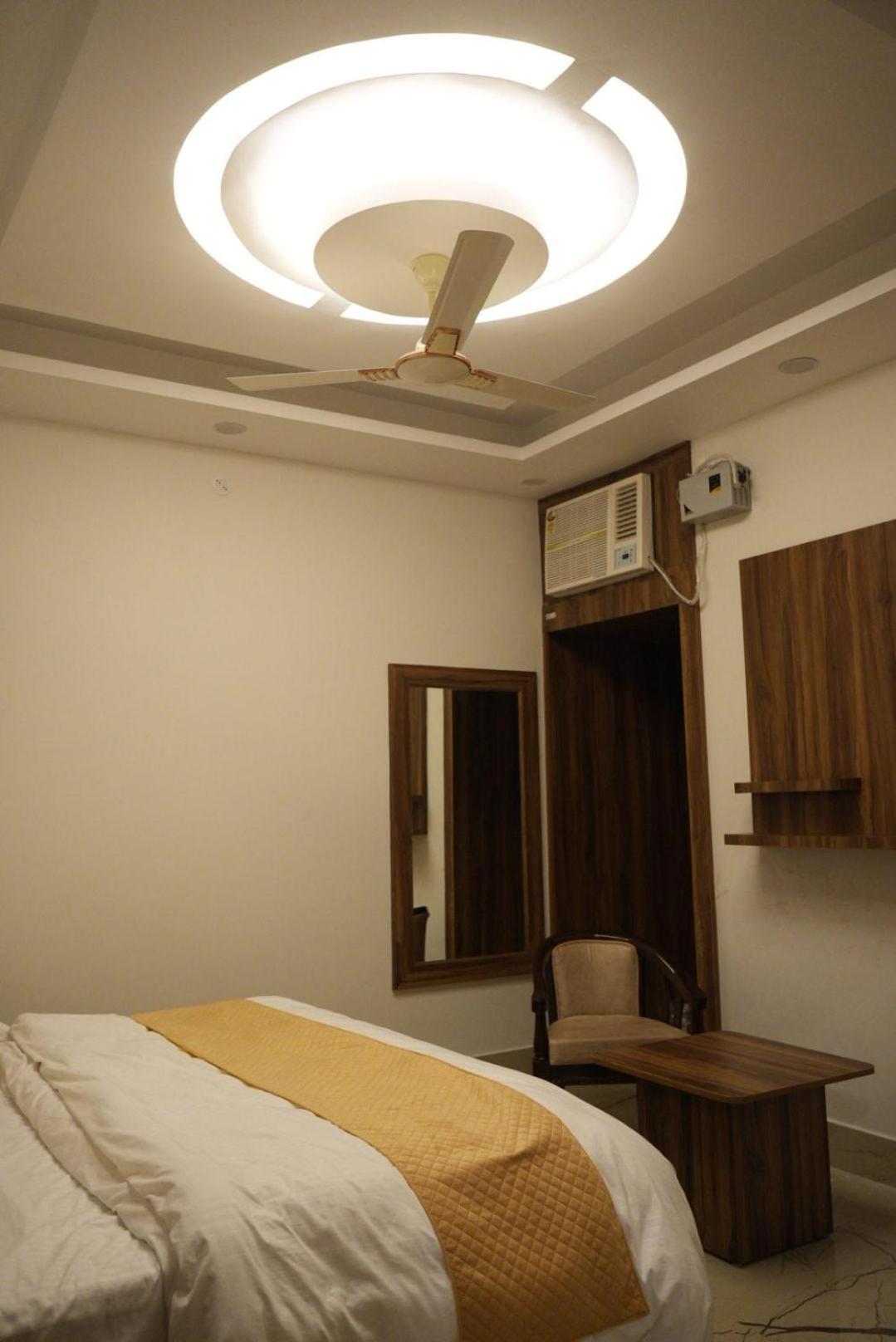 Hotel Harry Rishikesh Bagian luar foto
