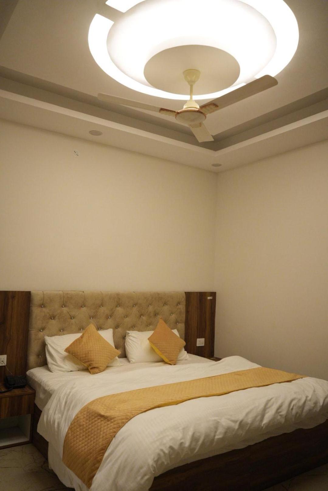 Hotel Harry Rishikesh Bagian luar foto
