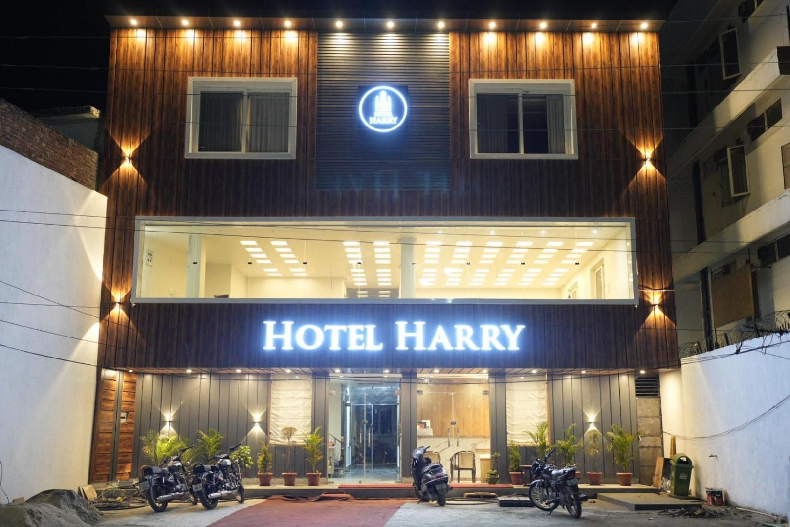 Hotel Harry Rishikesh Bagian luar foto