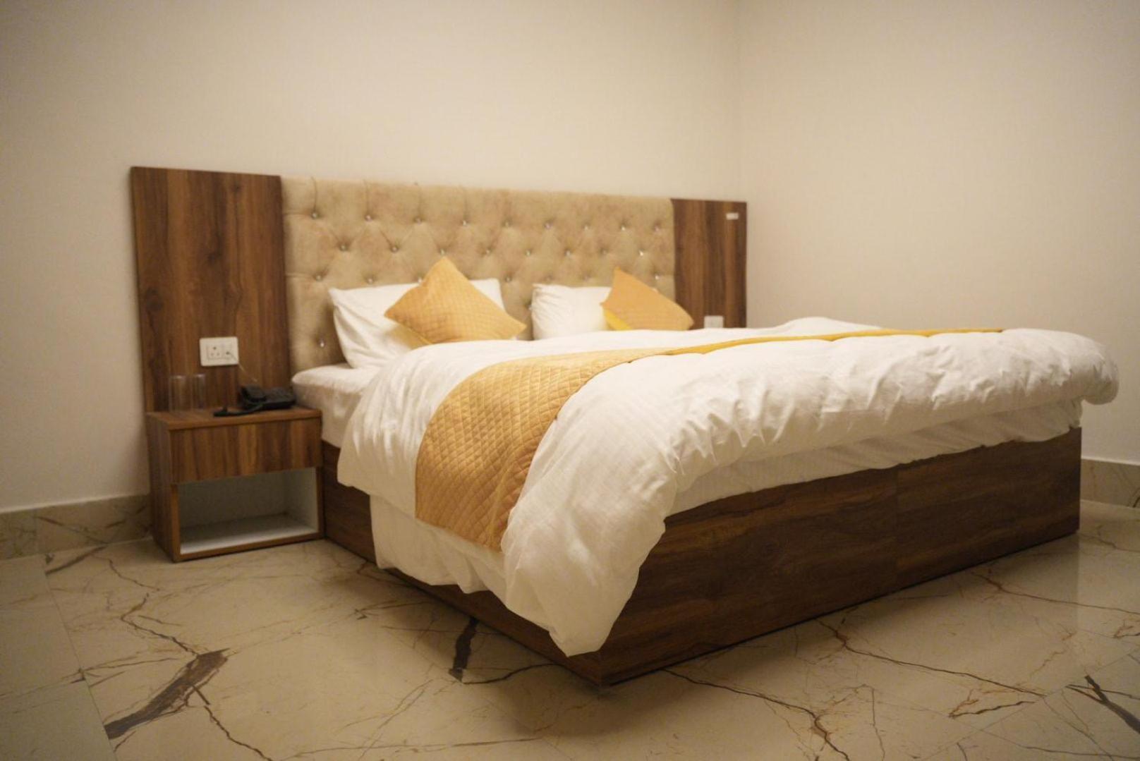 Hotel Harry Rishikesh Bagian luar foto