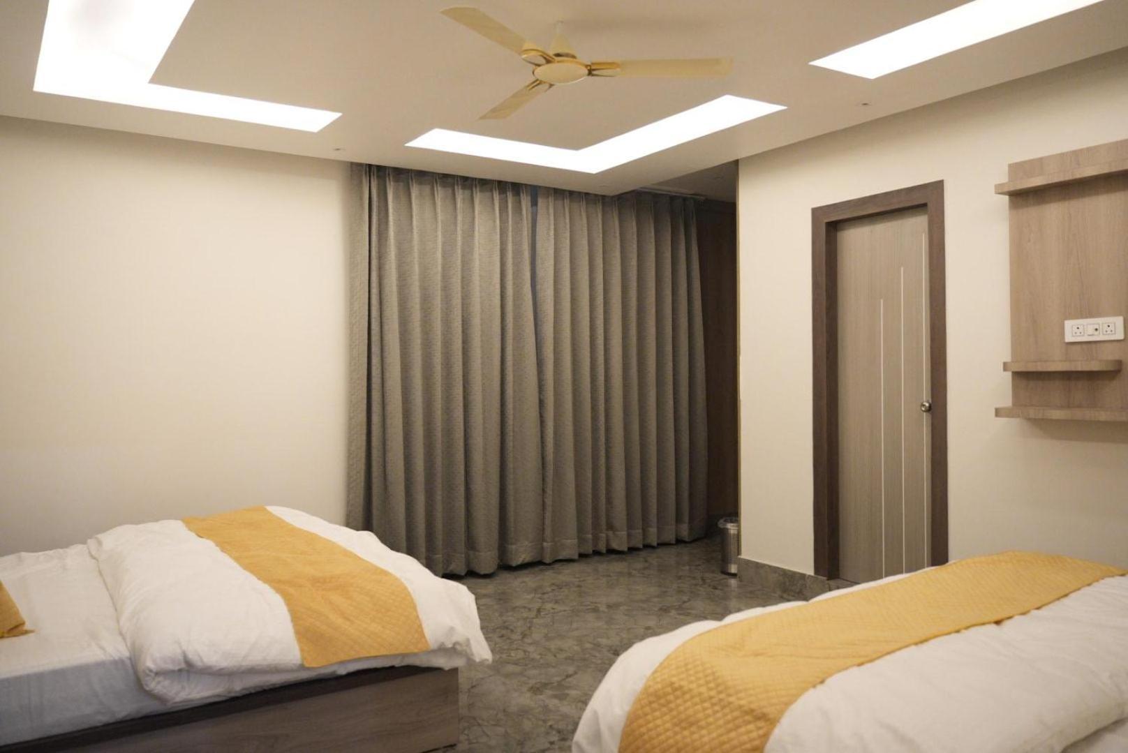 Hotel Harry Rishikesh Bagian luar foto